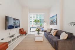 Beautiful PoolSide 1 Bedroom in Brickell