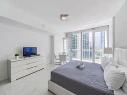 Lux Icon Studio Residence