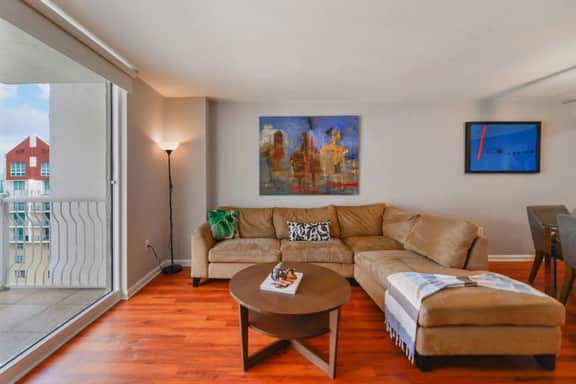 Beautiful Condo in Brickell + Balcony/Free parking