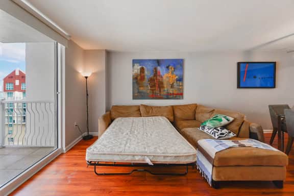 Beautiful Condo in Brickell + Balcony/Free parking
